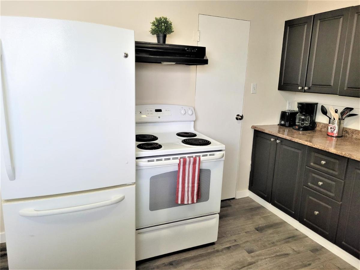 וויניפג Cozy 4 Bedroom Townhouse - Peaceful Feel Of Home מראה חיצוני תמונה